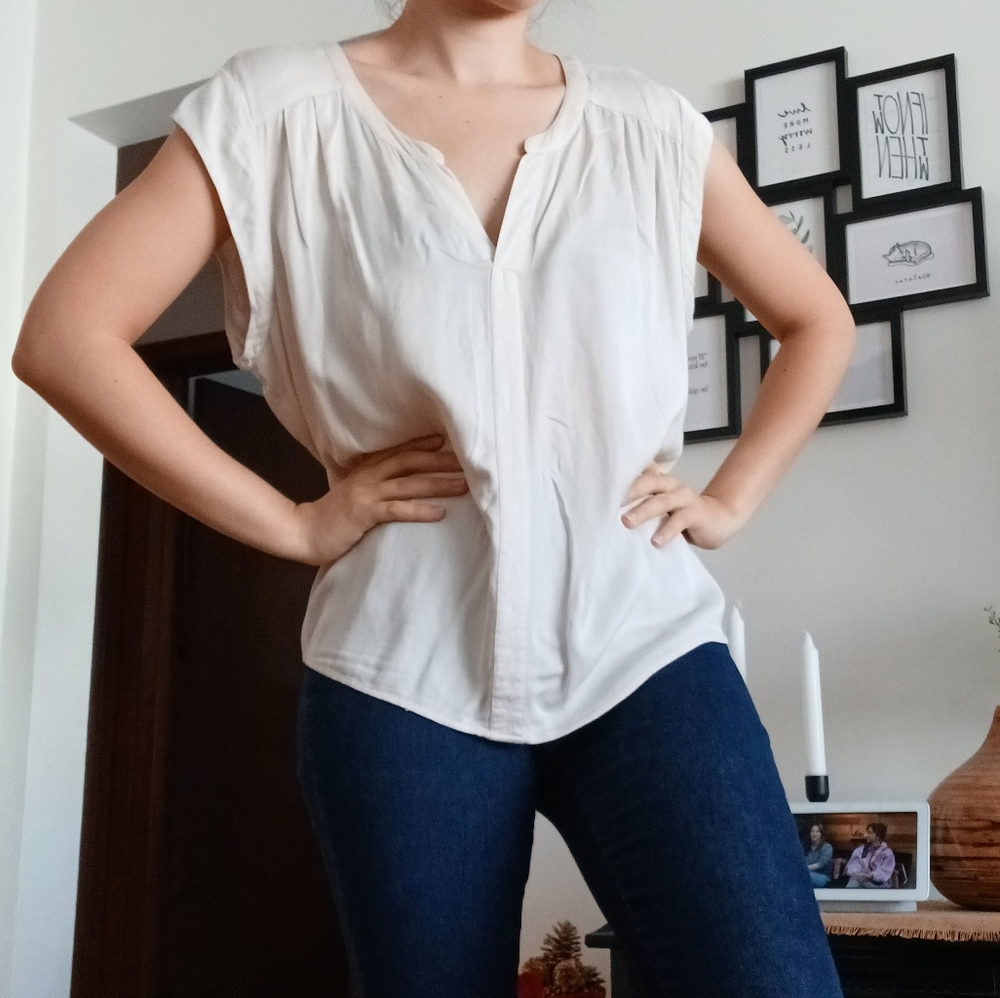 💫2/$20💫Cream Off-White Short Sleeve Blouse
